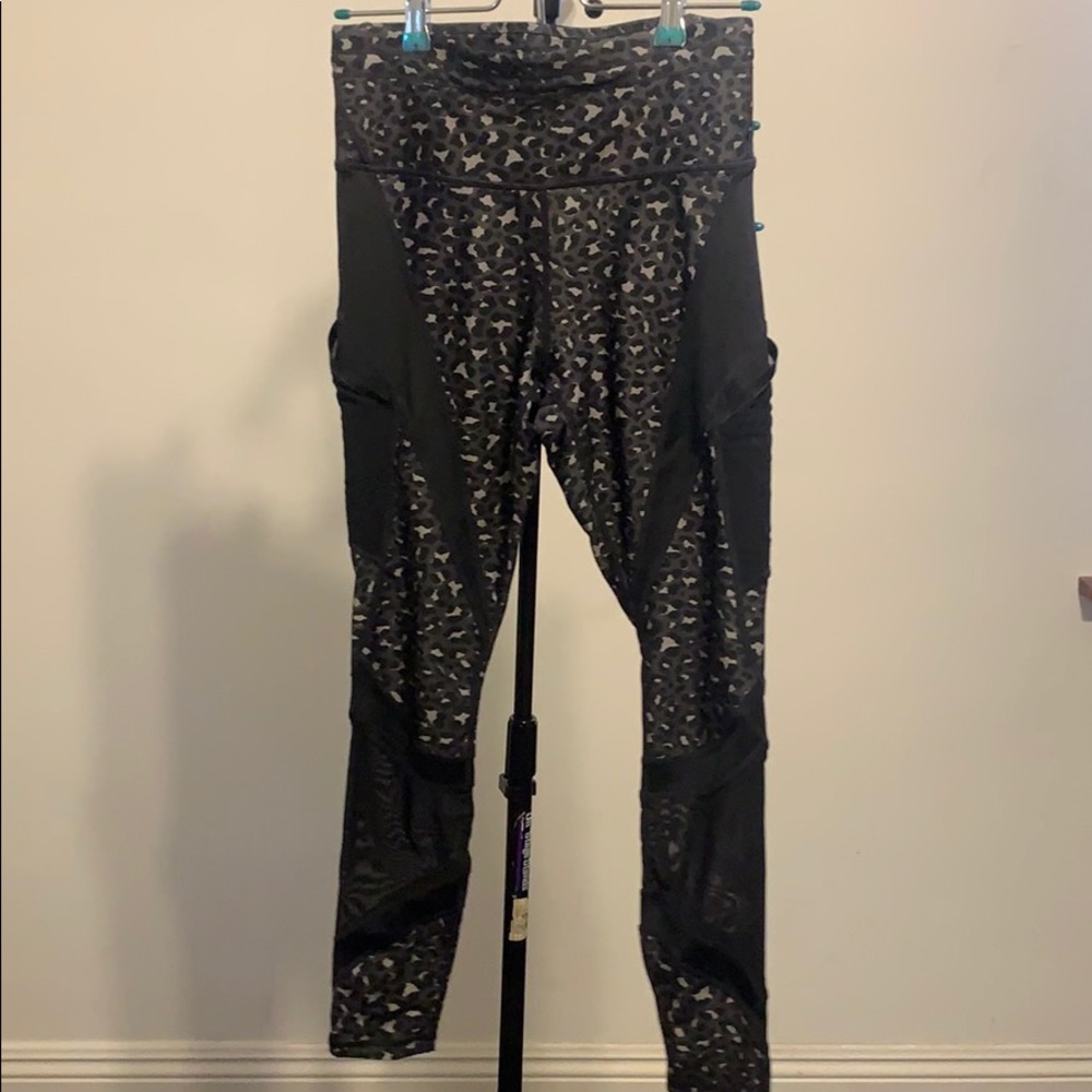 Ultra cool by Fabletics leggings